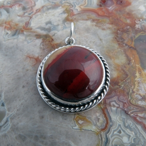 Round Banded Jasper Agate Pendant in Hallmarked 925 Sterling Silver with Cable Border