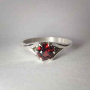 Mozambique Garnet Claw Ring - Argentium Silver