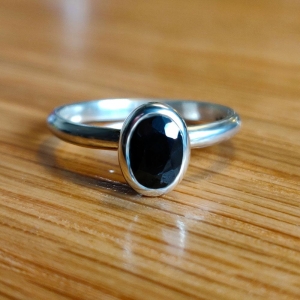 Oval Argentium Ring - Black Sapphire