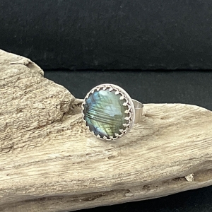 Sterling silver round labradorite stone ring