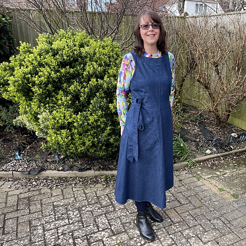 Denim pinafore dress. Review of a ready-to-wear garment - Denim pinafore  dress No.2. 