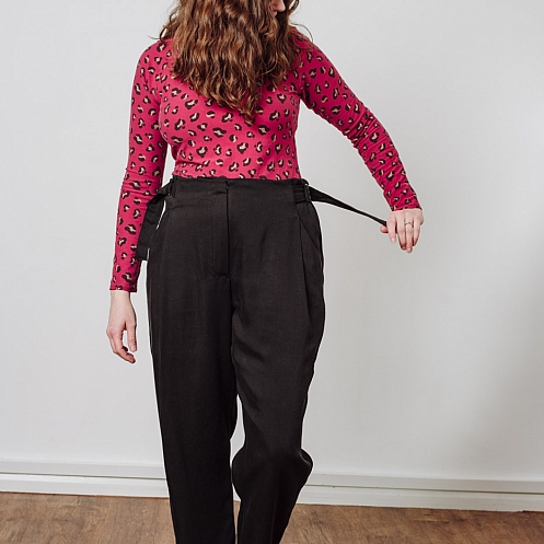 blacktrousers | Minerva