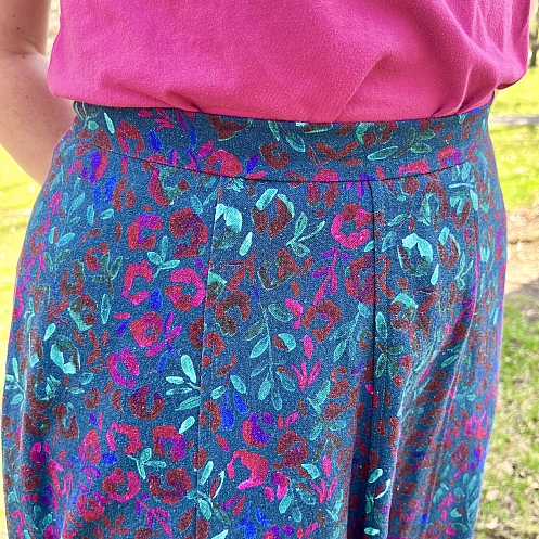 is there a name for this type of skirt closure? no zip, just fabric overlap  w/ hook & eye : r/VintageFashion