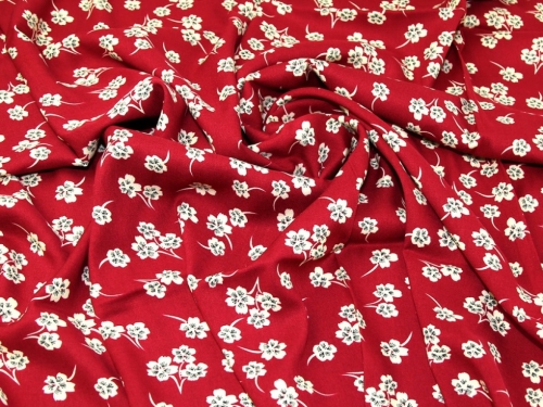 10 Metres Cream Pink & Maroon Flowers 100% Viscose Summer Printed Dress Fabric. 