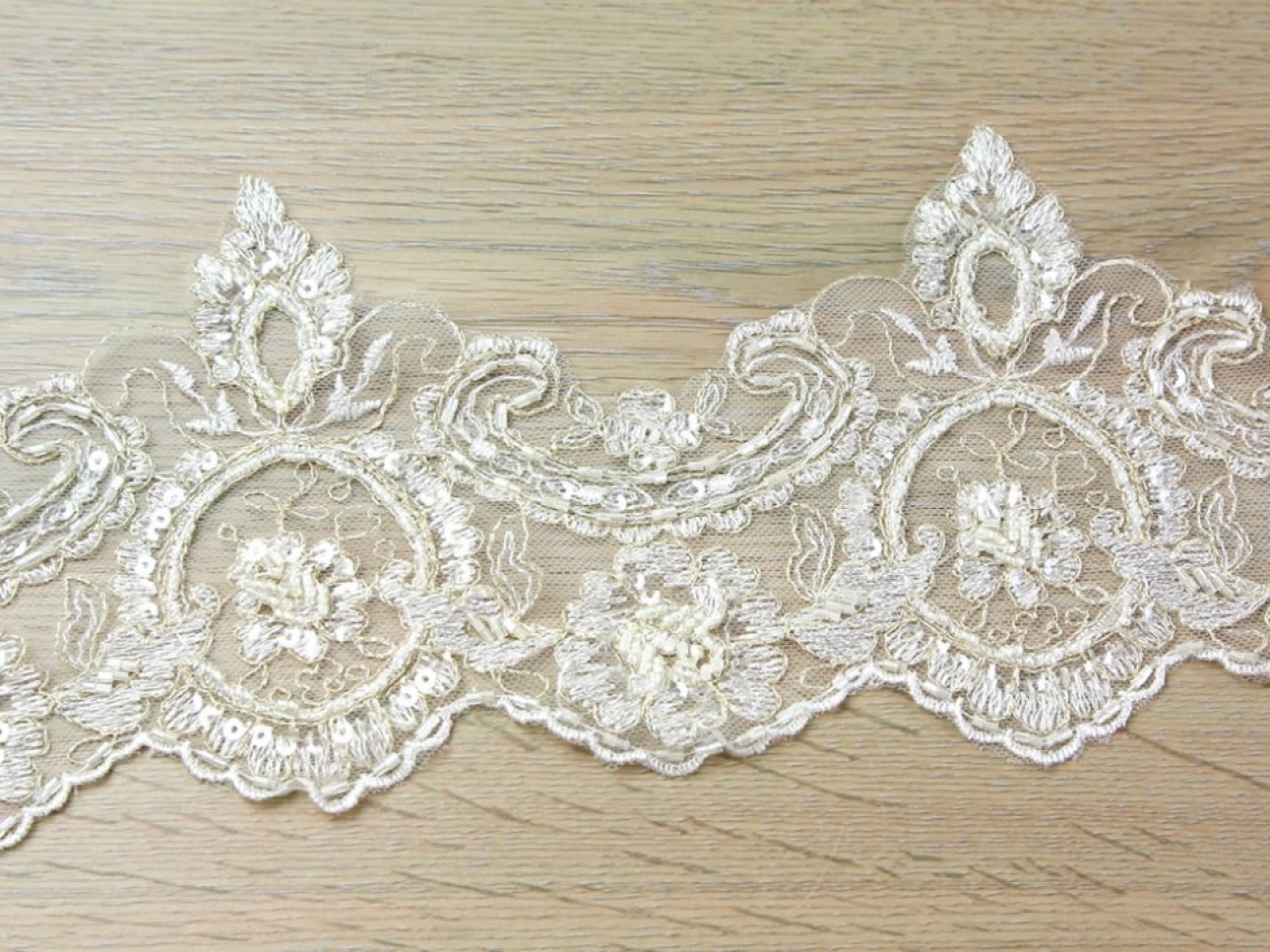 Sienna Beaded Lace Trim Gold