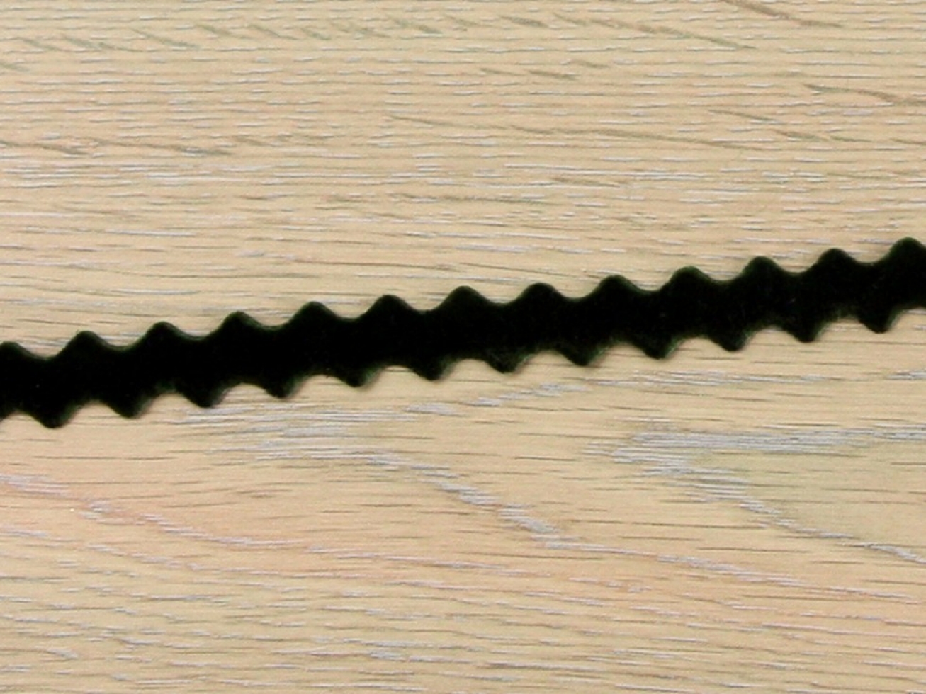 May Arts Velvet Zig Zag Ribbon Dark Green