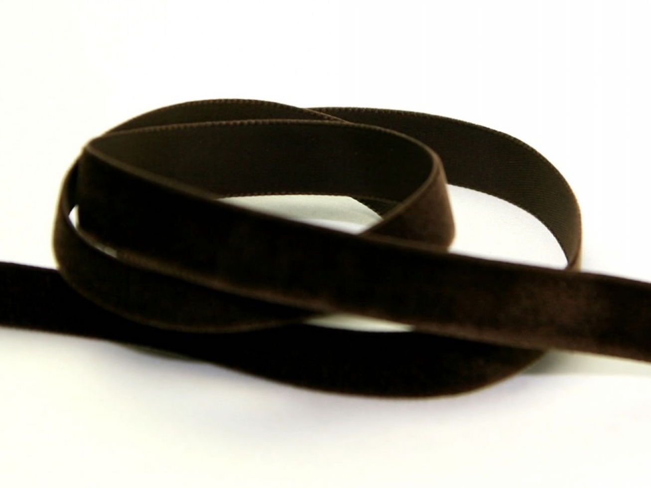 Berisfords Velvet Ribbon Mini Roll 9429 Cuban Brown