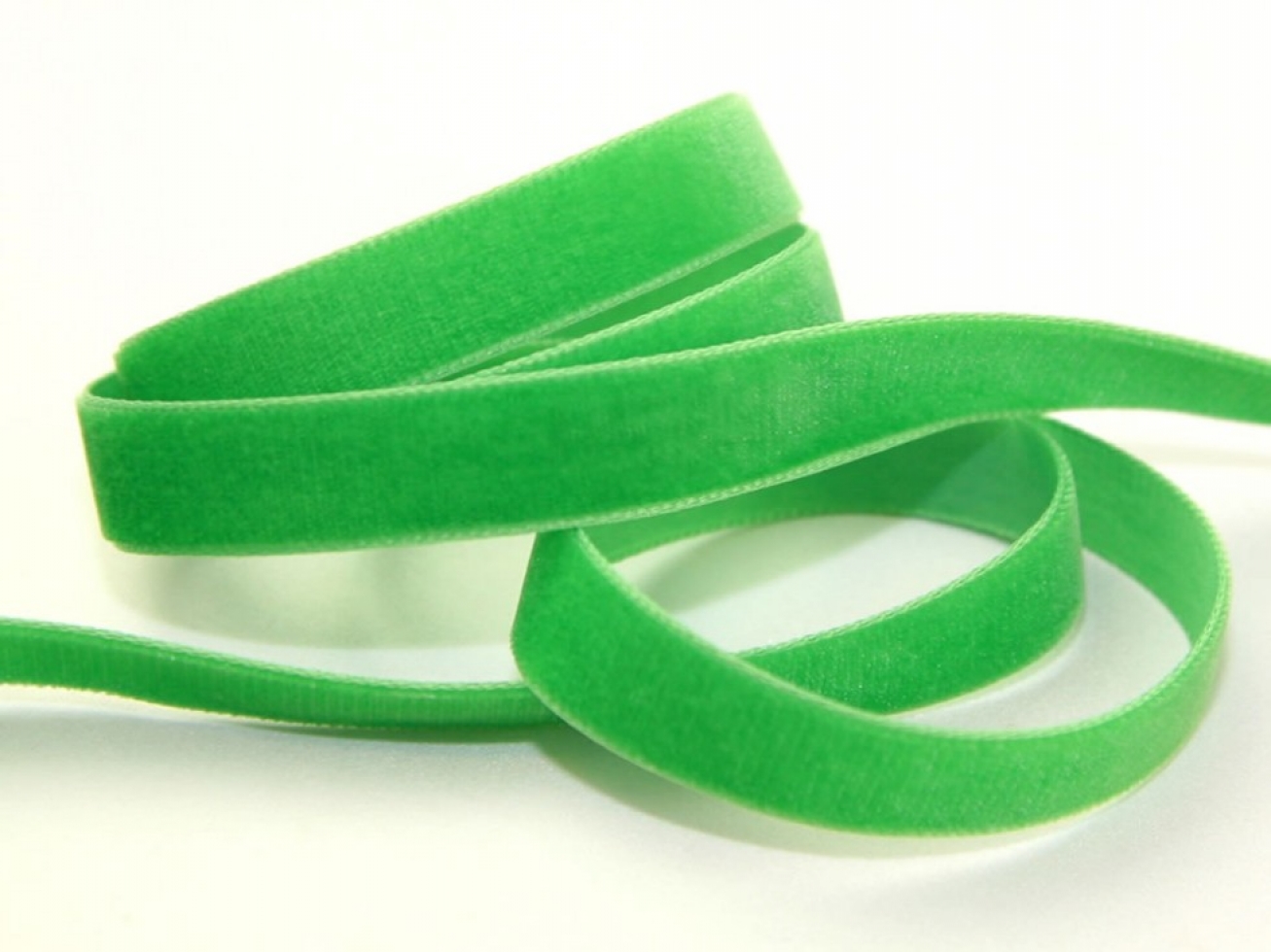 Berisfords Velvet Ribbon Mini Roll 9786 Laitue