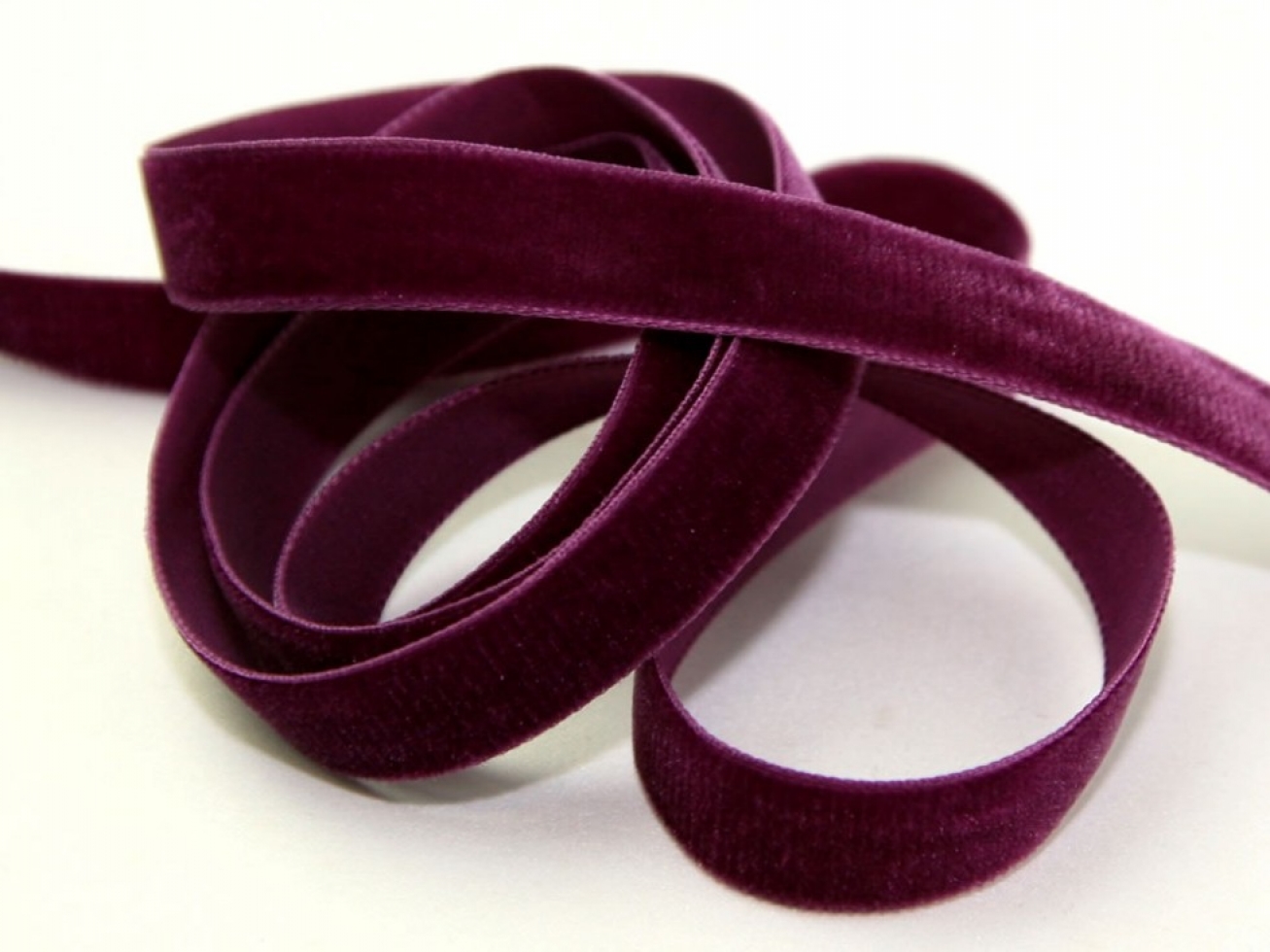 Berisfords Velvet Ribbon Mini Roll 9709 Fuchsia