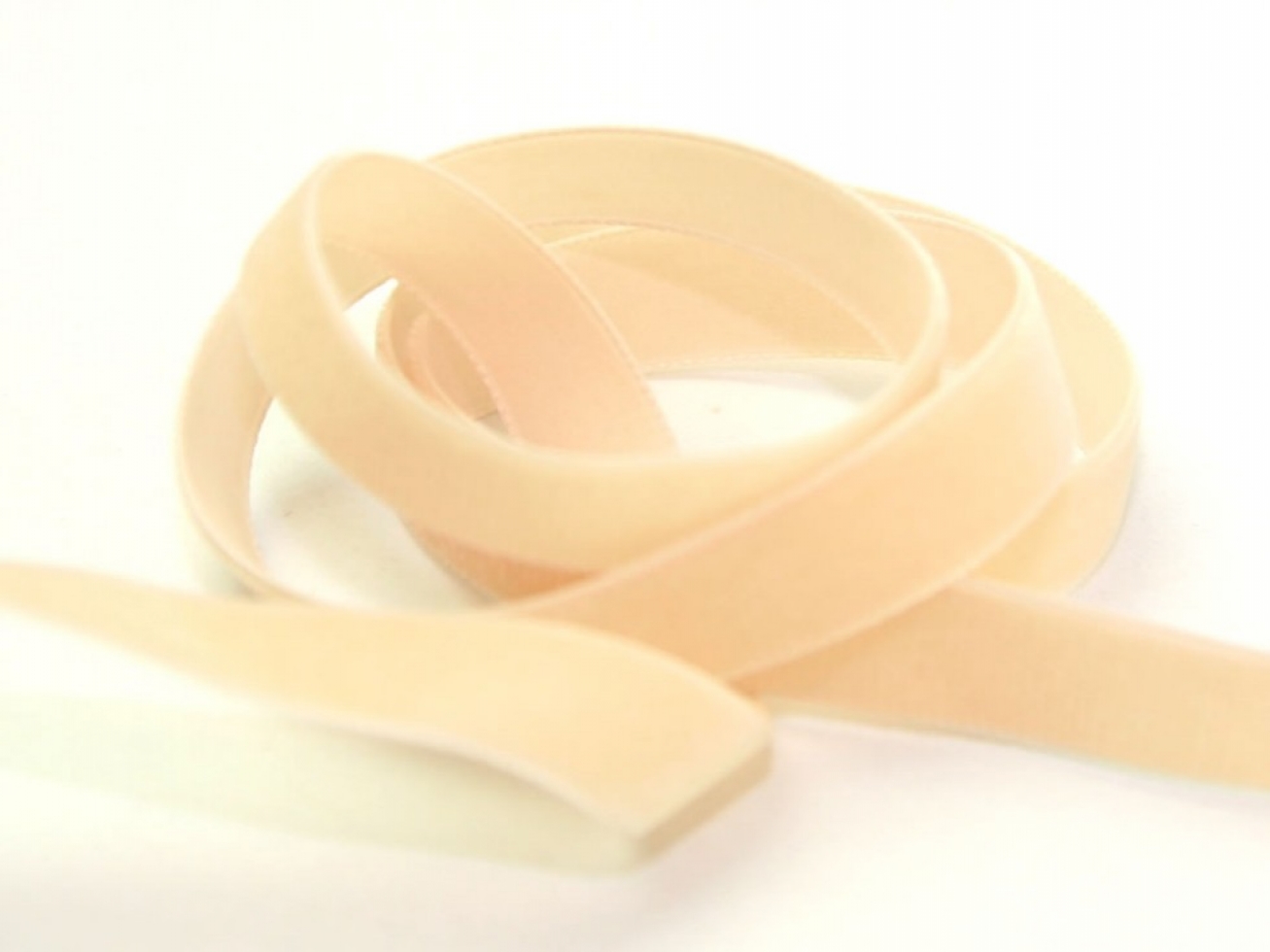 Berisfords Velvet Ribbon Mini Roll 9427 Beige