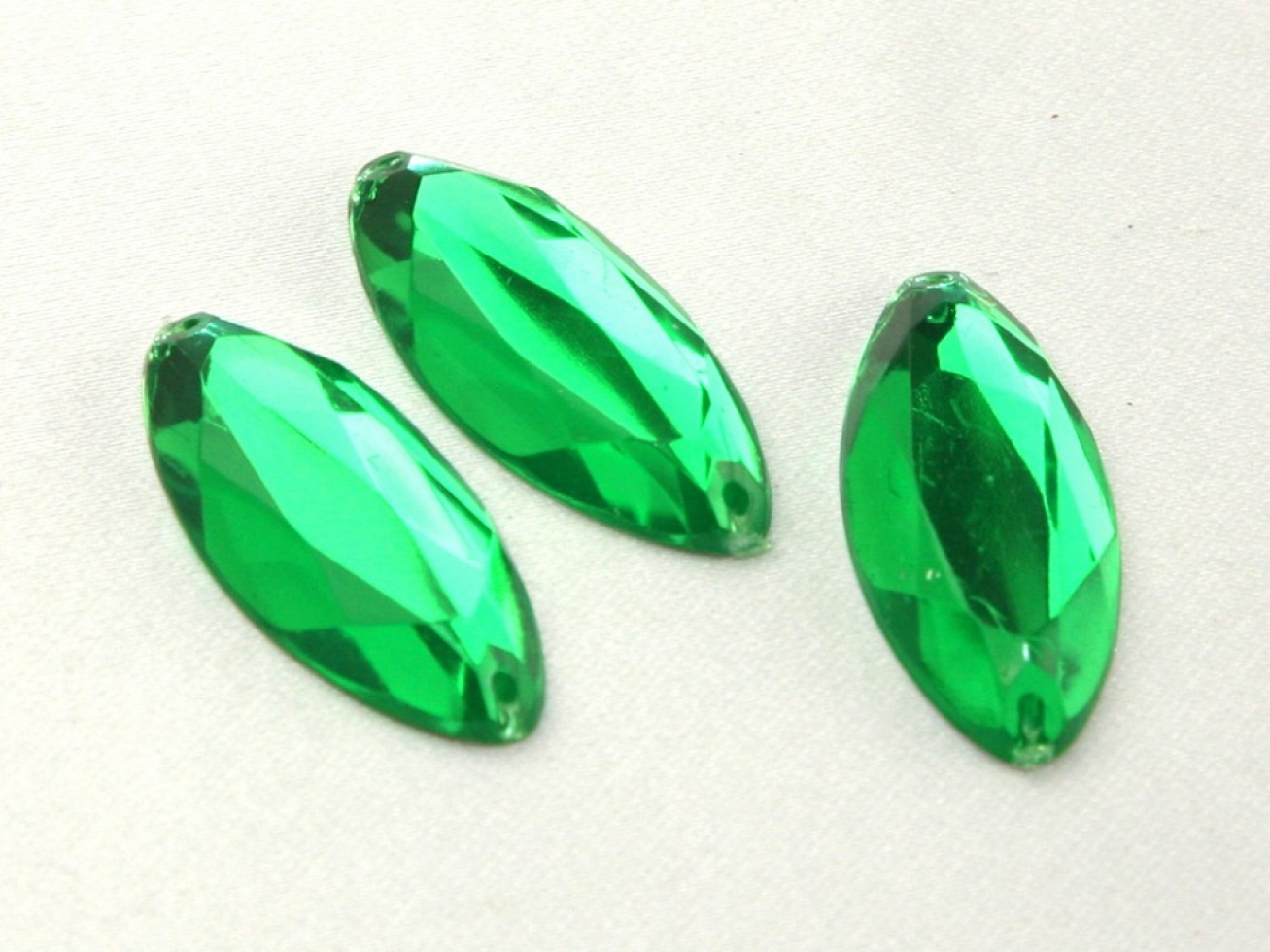 Oblong Acrylic Jewels Emerald Green
