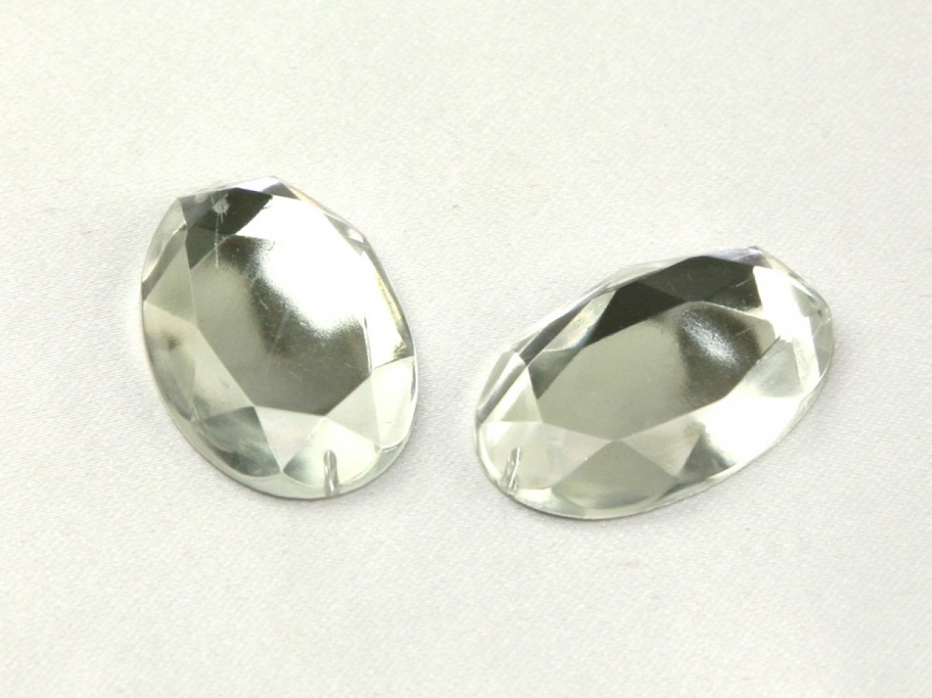 Oval Acrylic Jewels Silver Clear