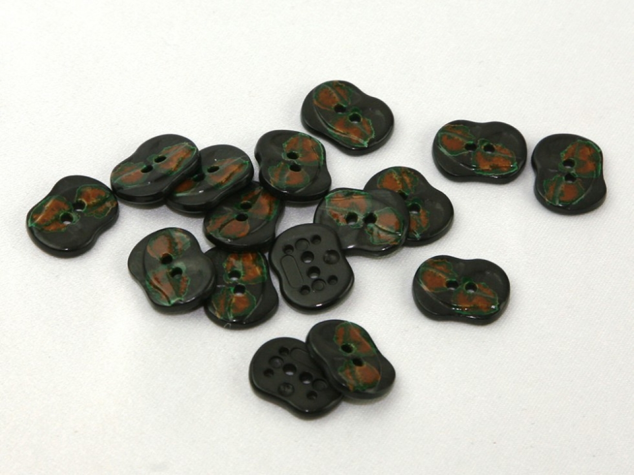 Dill Natural Look Buttons Brown/Multi