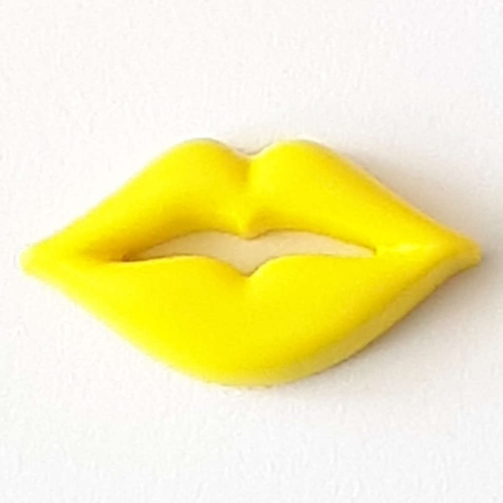 Dill Novelty Lips Buttons Yellow