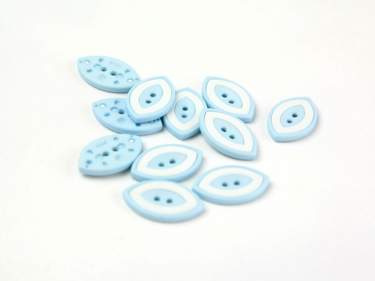 Dill Two Tone Eye Buttons Pale Blue