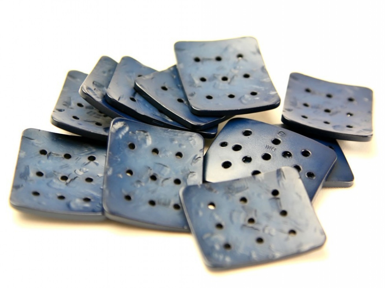 Dill Extra Large Resin Buttons Navy Blue