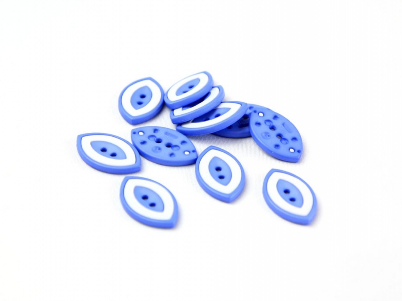 Dill Two Tone Eye Buttons Blue