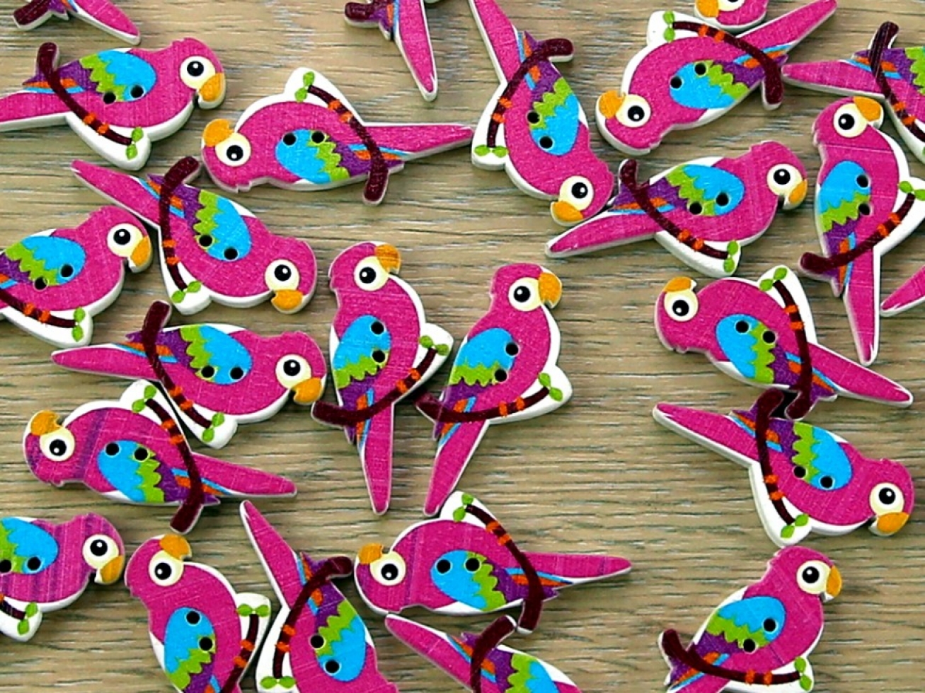 Parrot Wood Buttons Pink