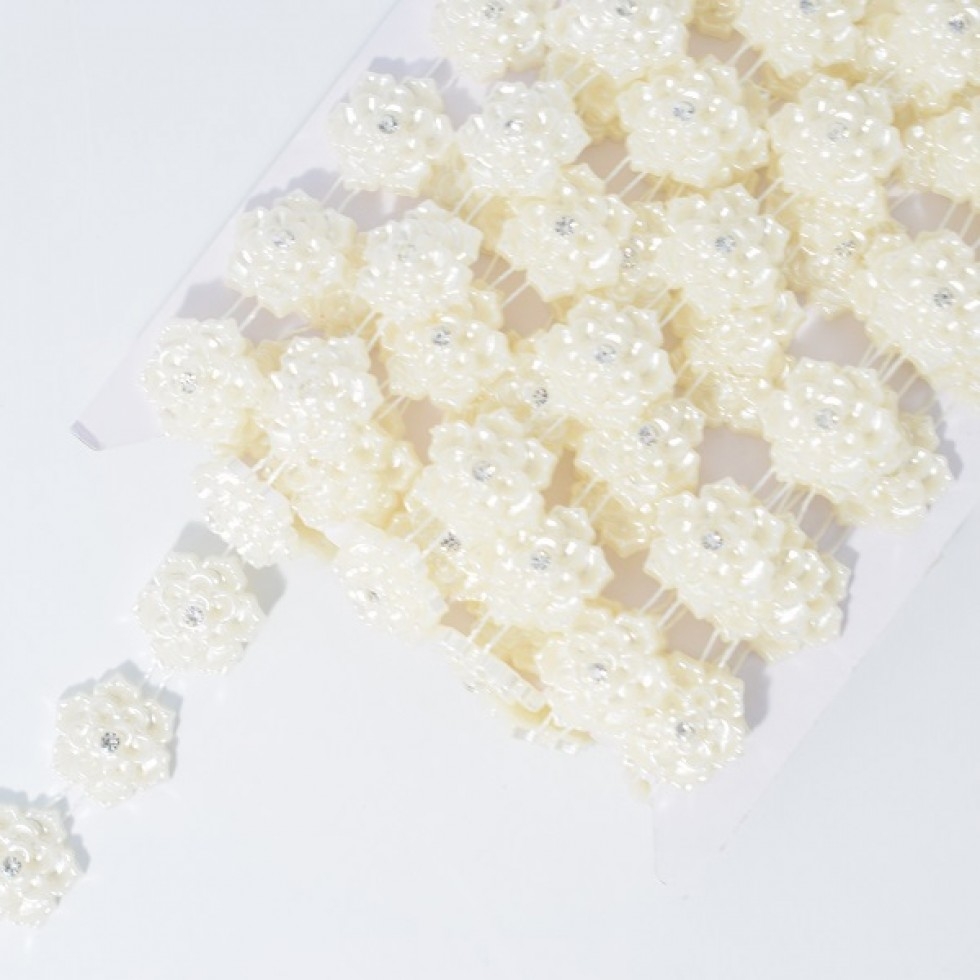 Pearl Diamante Daisy Trim White