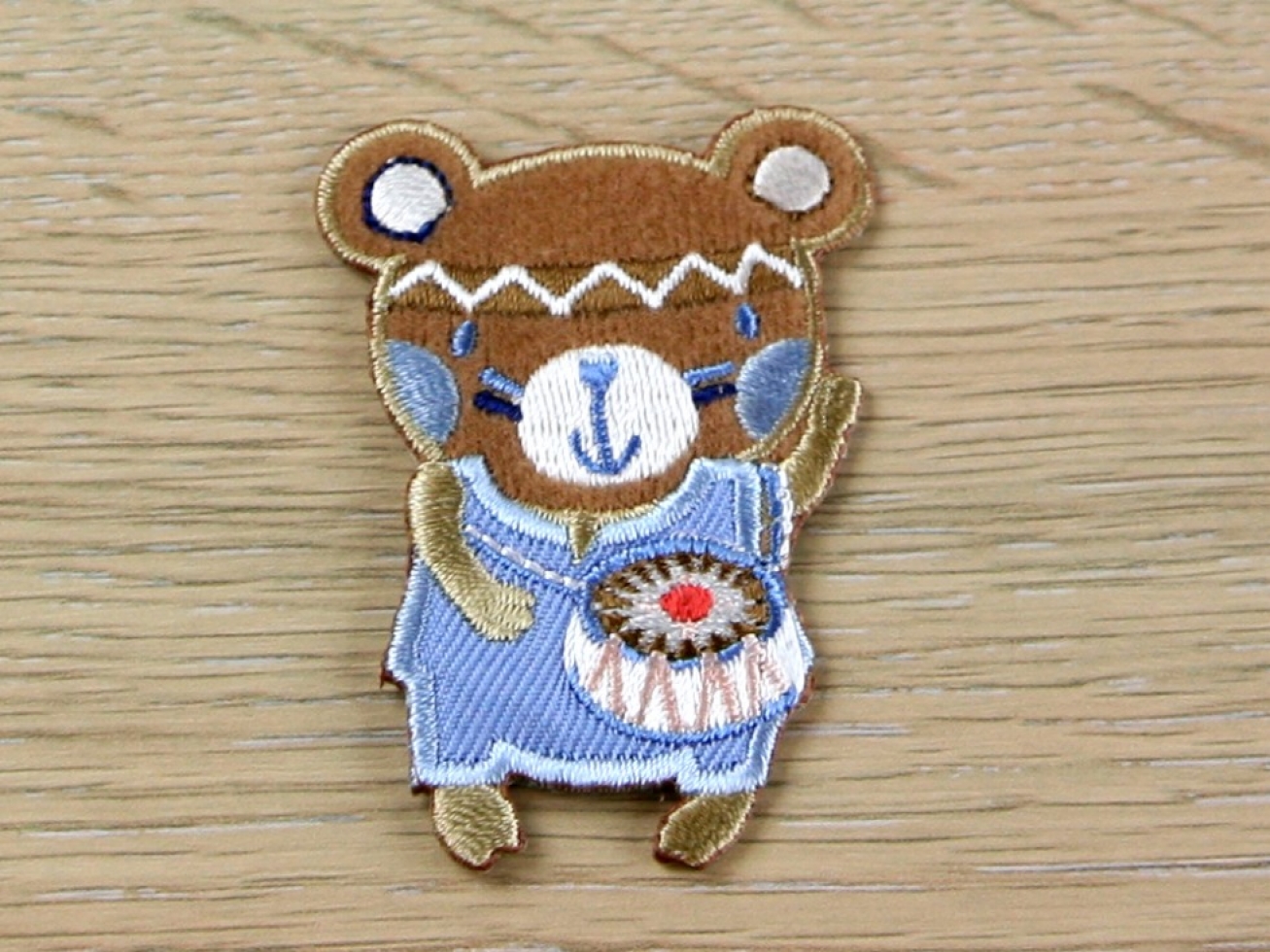Indi Bear Patch Motif Brown & Blue