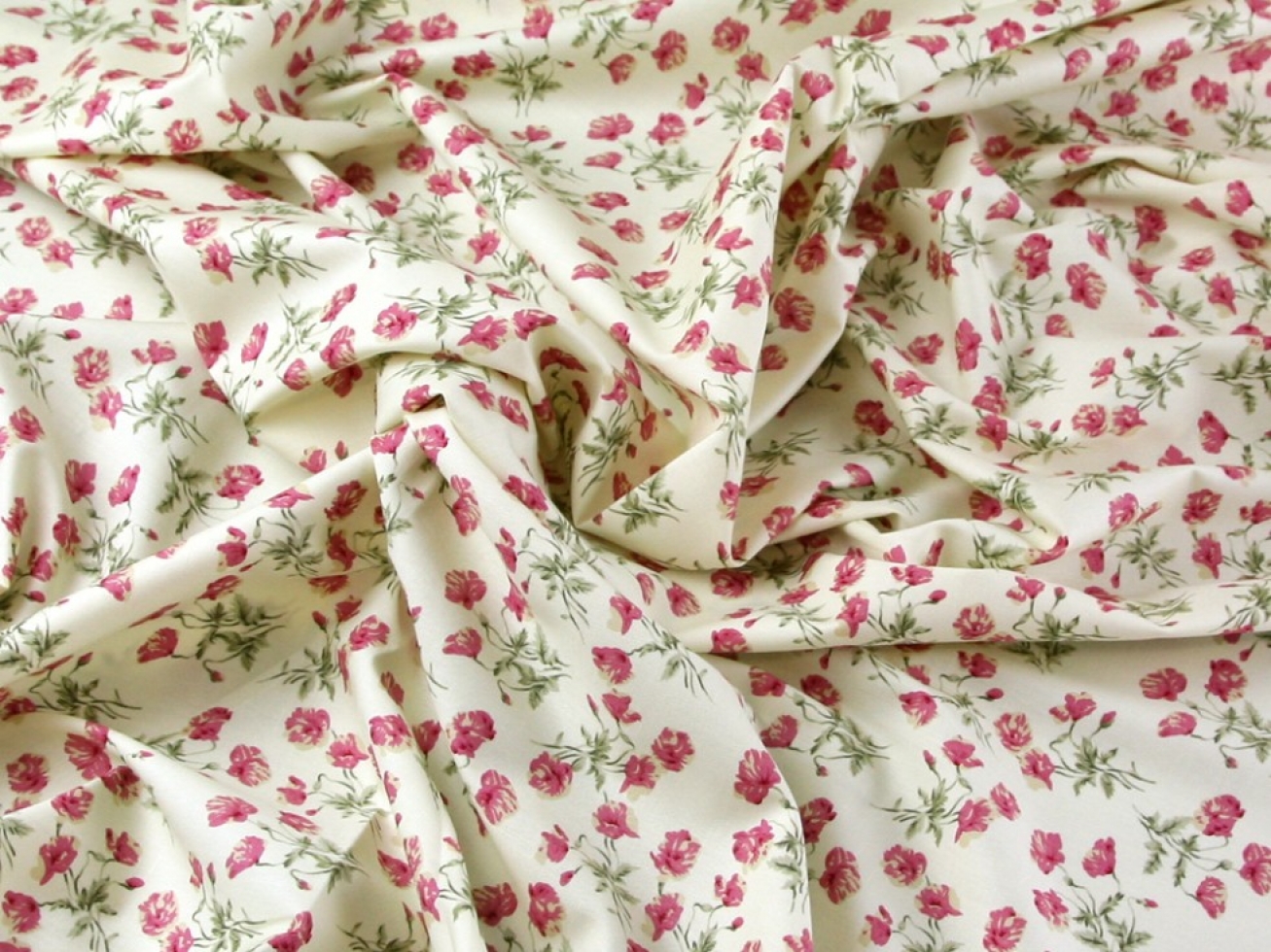 100% Cotton Poplin Fabric Pink