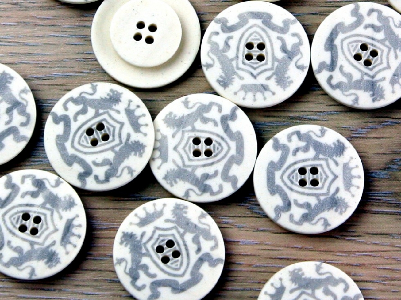 Crendon Round Royal Crest Buttons Ivory & Beige
