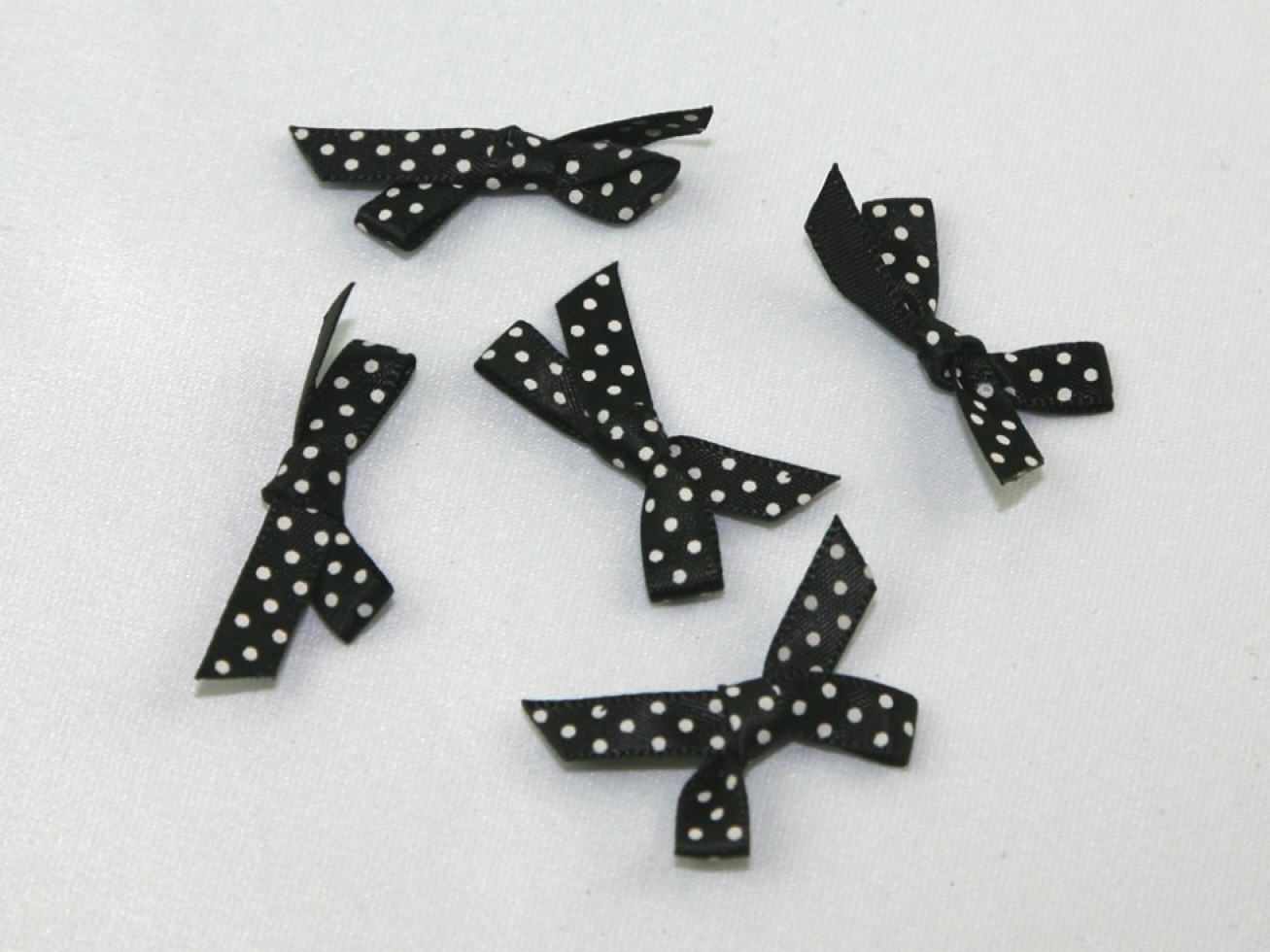 Spotty Ribbon Bows Black/White