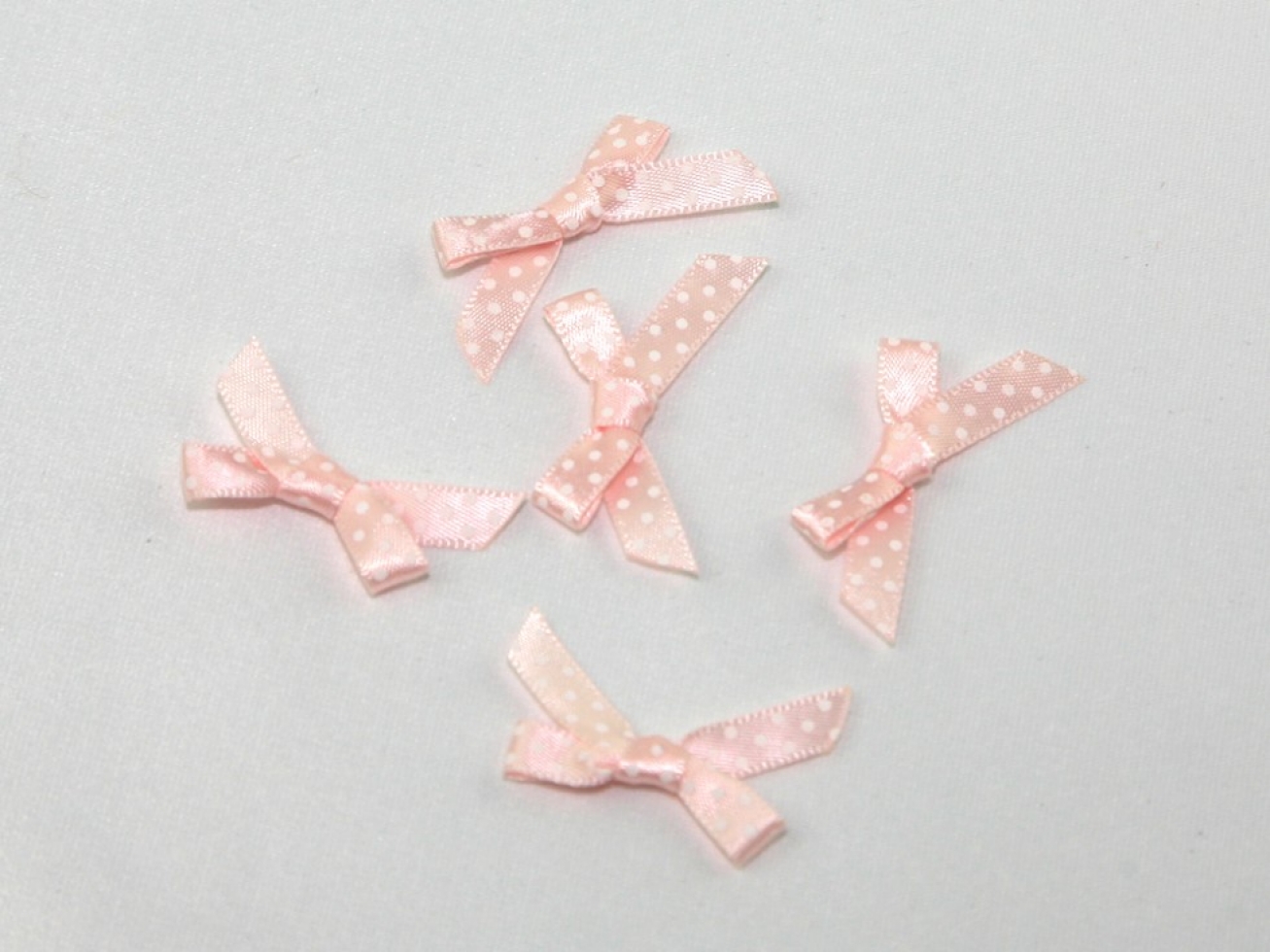 Spotty Ribbon Bows Pale Pink/White