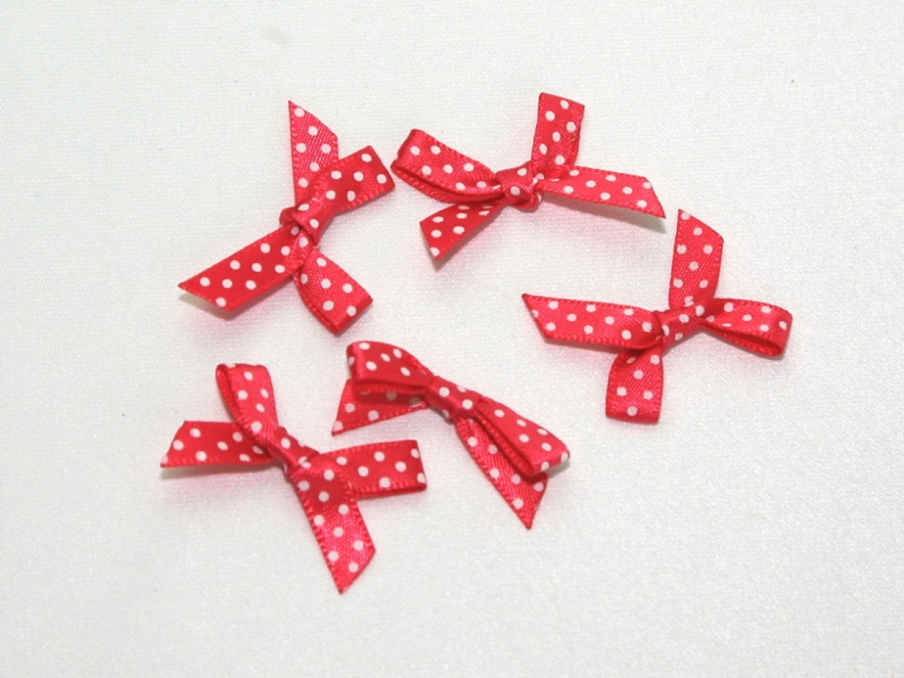Spotty Ribbon Bows Shocking Pink/White