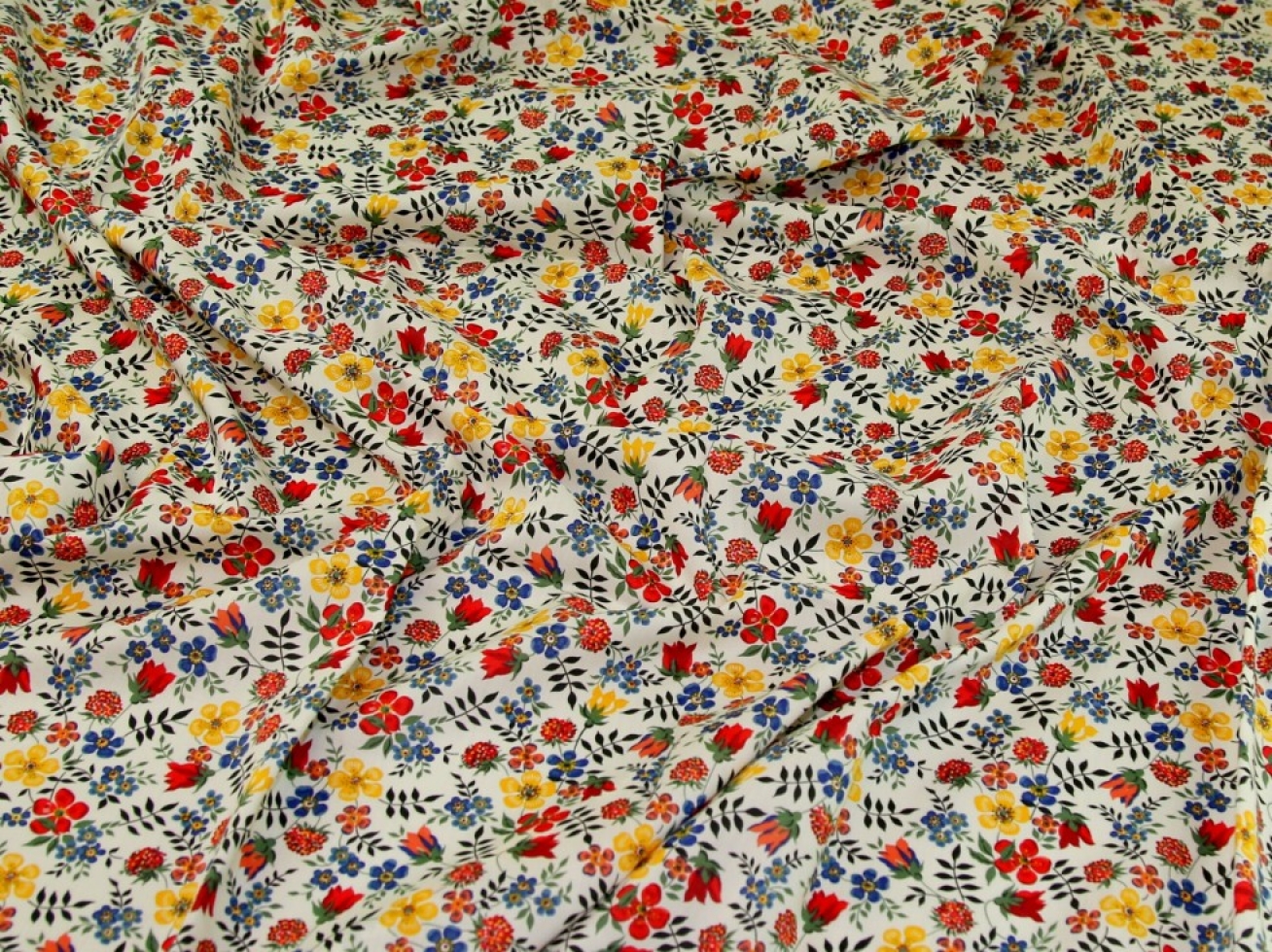 Liberty London Edenham Tana Cotton Lawn Fabric Summer