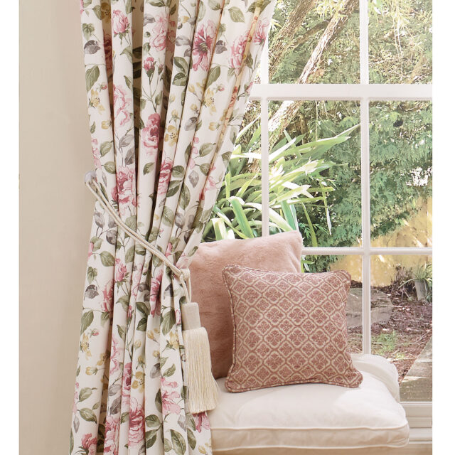 Elizabeth Rose - Spring, Curtains