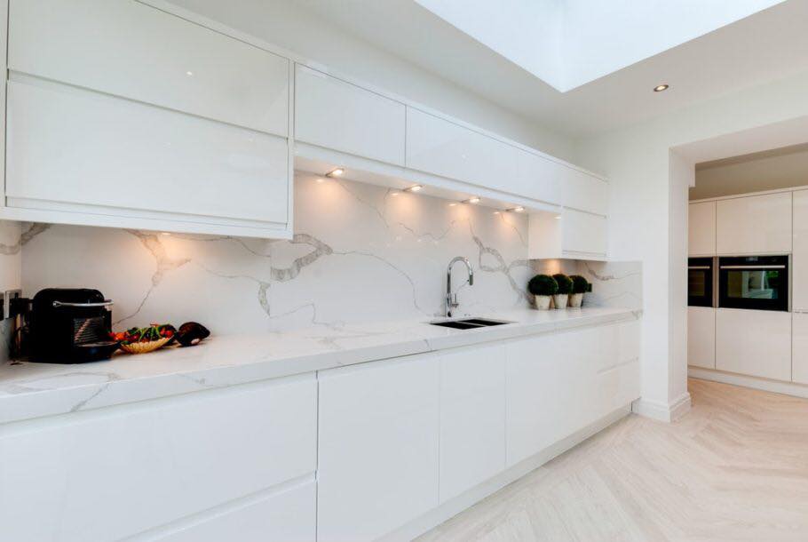 Calacatta Platinum Quartz - Explore Our White Worktops